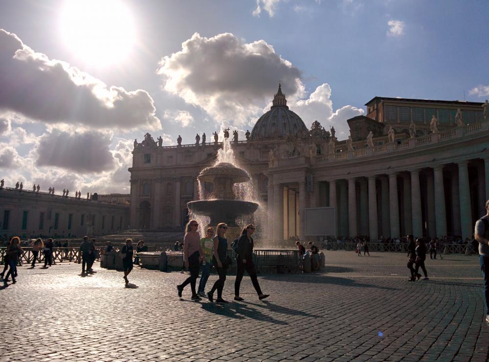 Piazza San Pietro - In attesa della canonizzazione di don Vincenzo Grossi